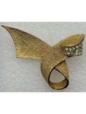 Vintage BSK Textured Gold Tone and Pave Rhinestones Ribbon Swirl Brooch Signed